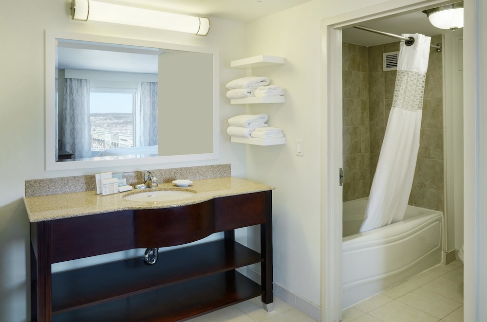 Hampton Inn & Suites by Hilton Saint John 12/57
