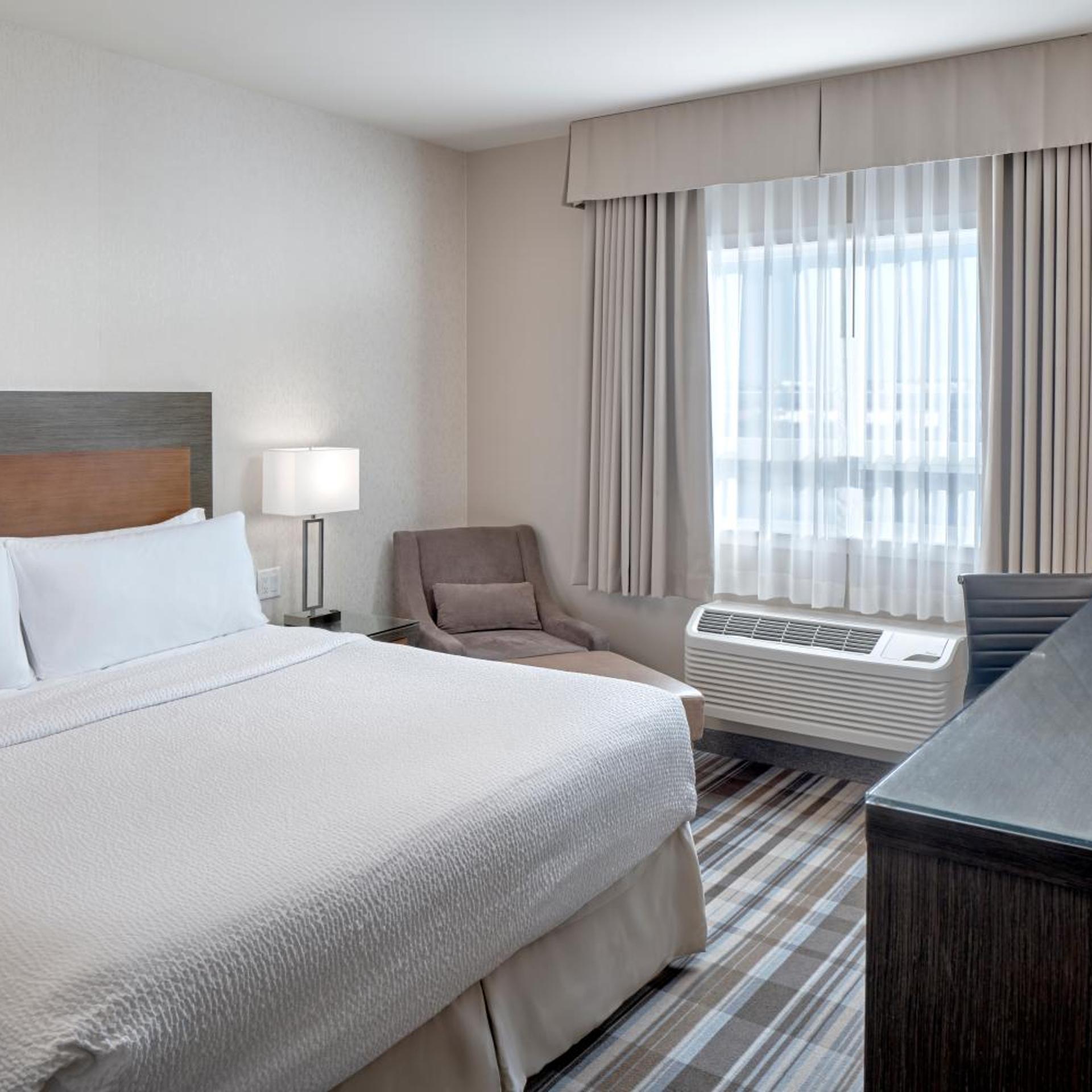 Specialty, King Bed, Bathtub
