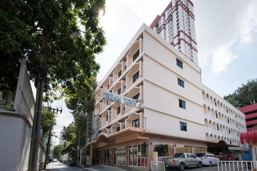 DT Hotel - Pratunam 3/24