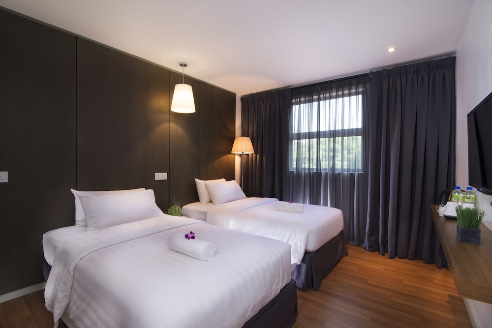 T+ Hotel Butterworth 32/65