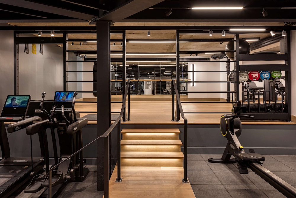 Radisson Blu Hotel, London Heathrow 33/55