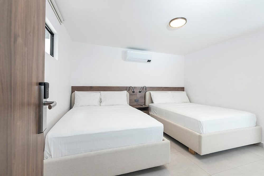 Economy, Quadruple, 2 Double Beds
