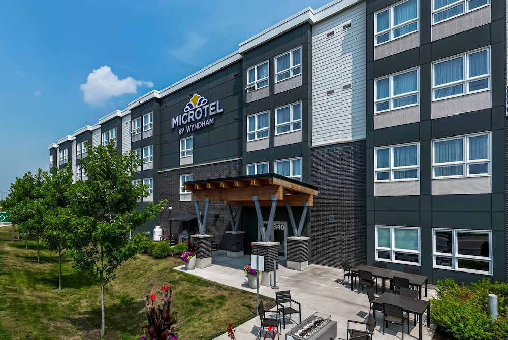 Microtel Inn & Suites by Wyndham Kanata Ottawa West 45/50