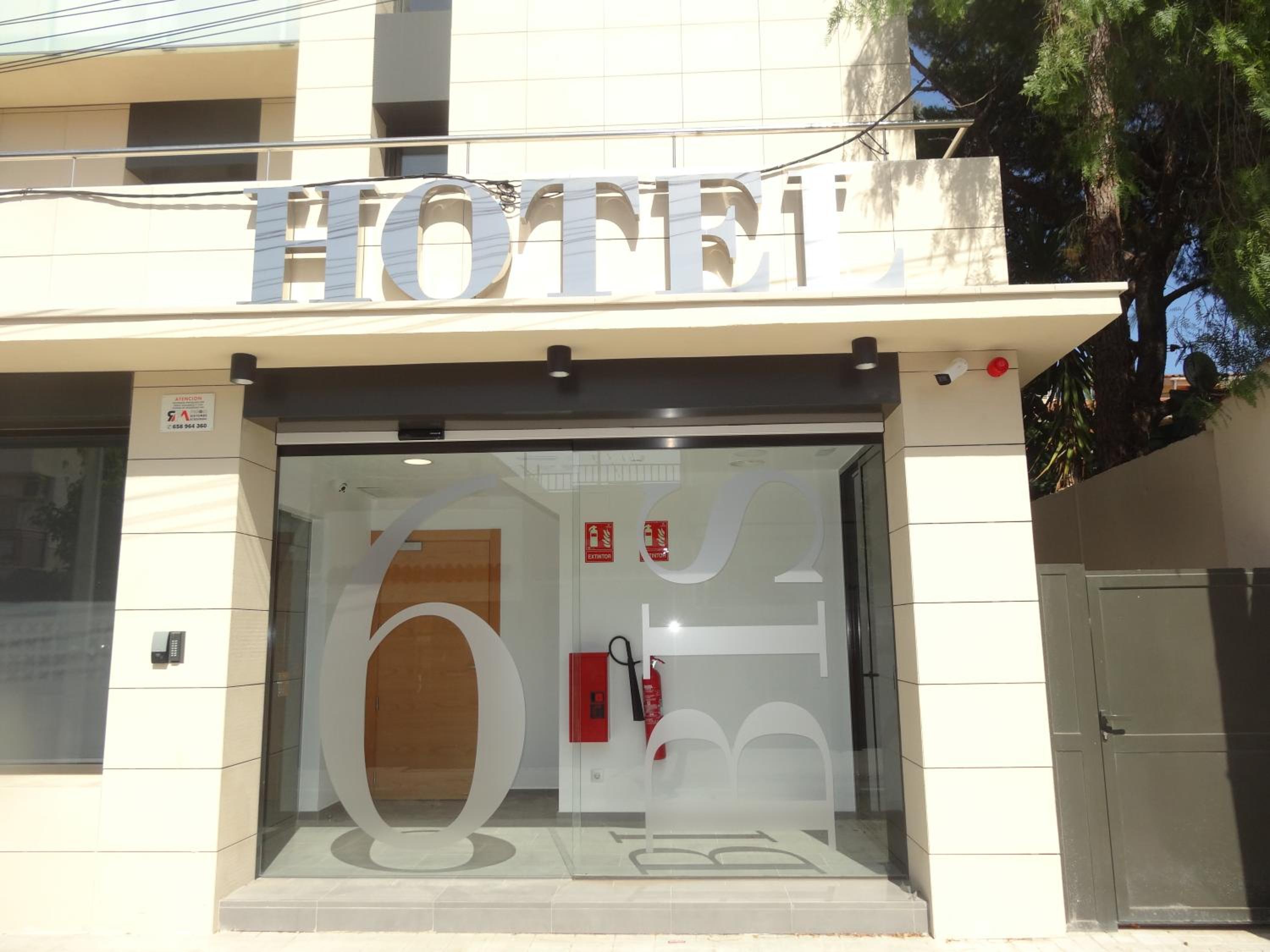 6 Bis HOTEL 3/58