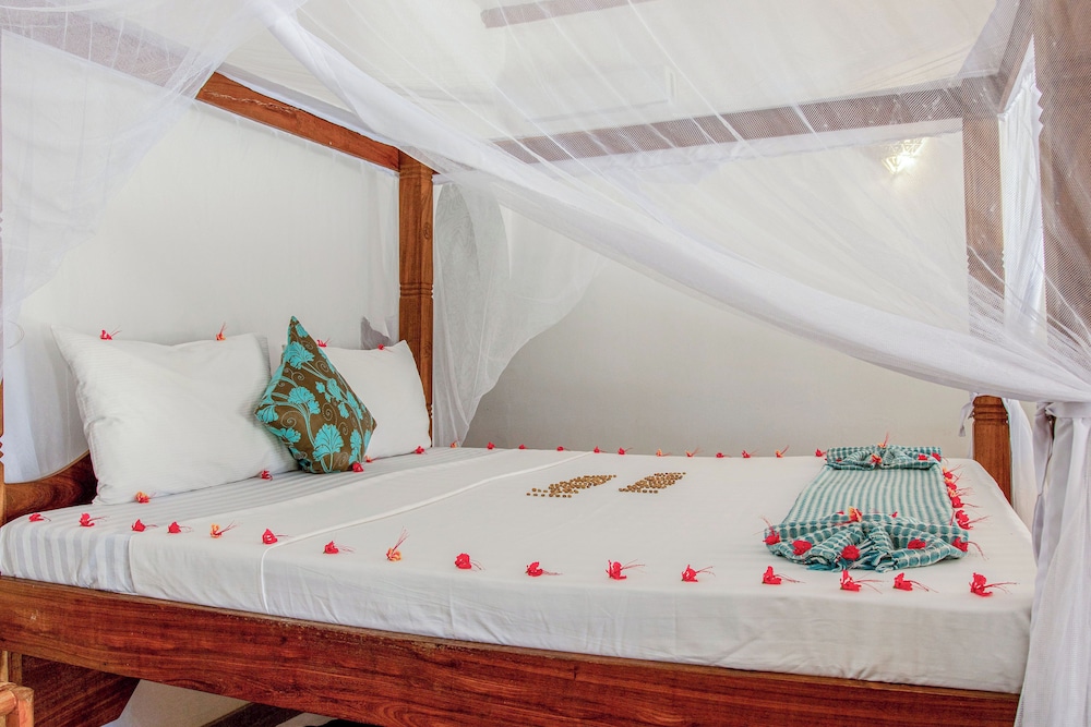 Hakuna Majiwe Beach Lodge 17/50