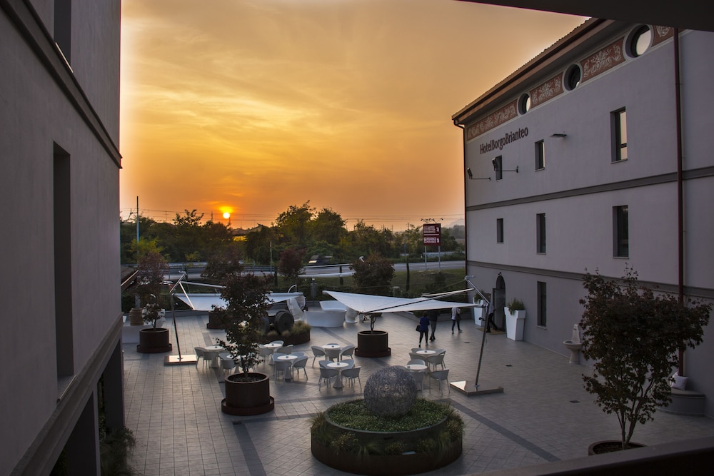 Hotel Borgo Brianteo 52/77