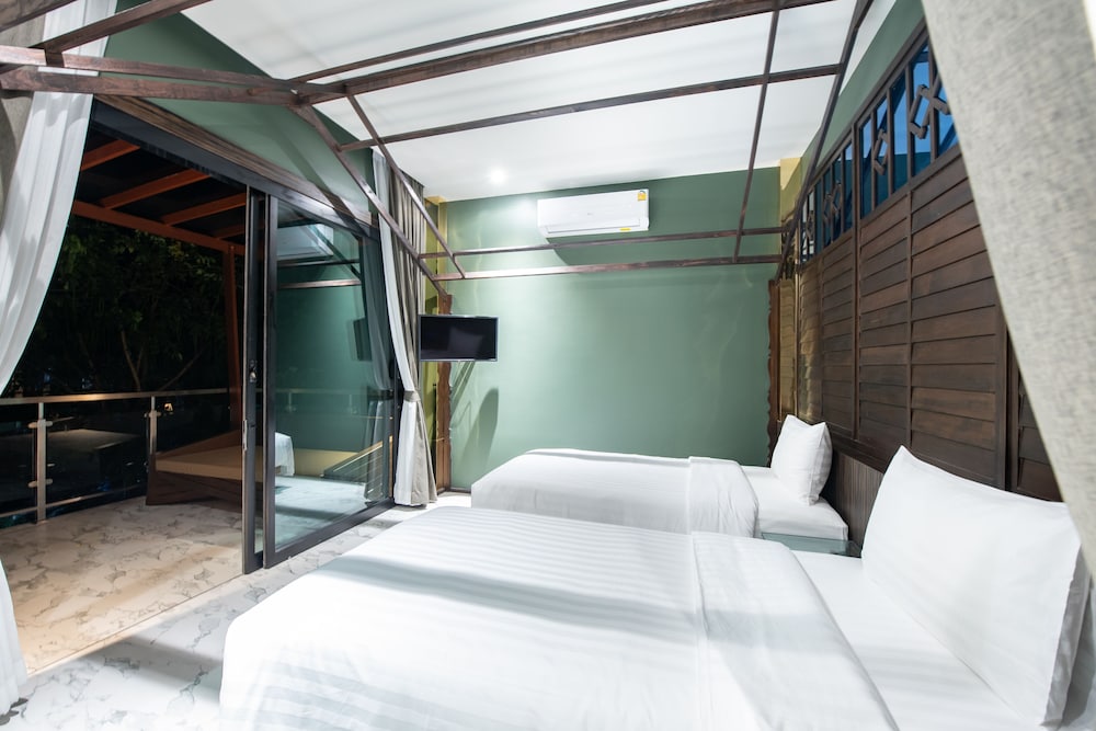 Grand, Wooden, Style, Suite, King and Twin Beds، Ao Cho Grandview Hideaway Resort 2/6
