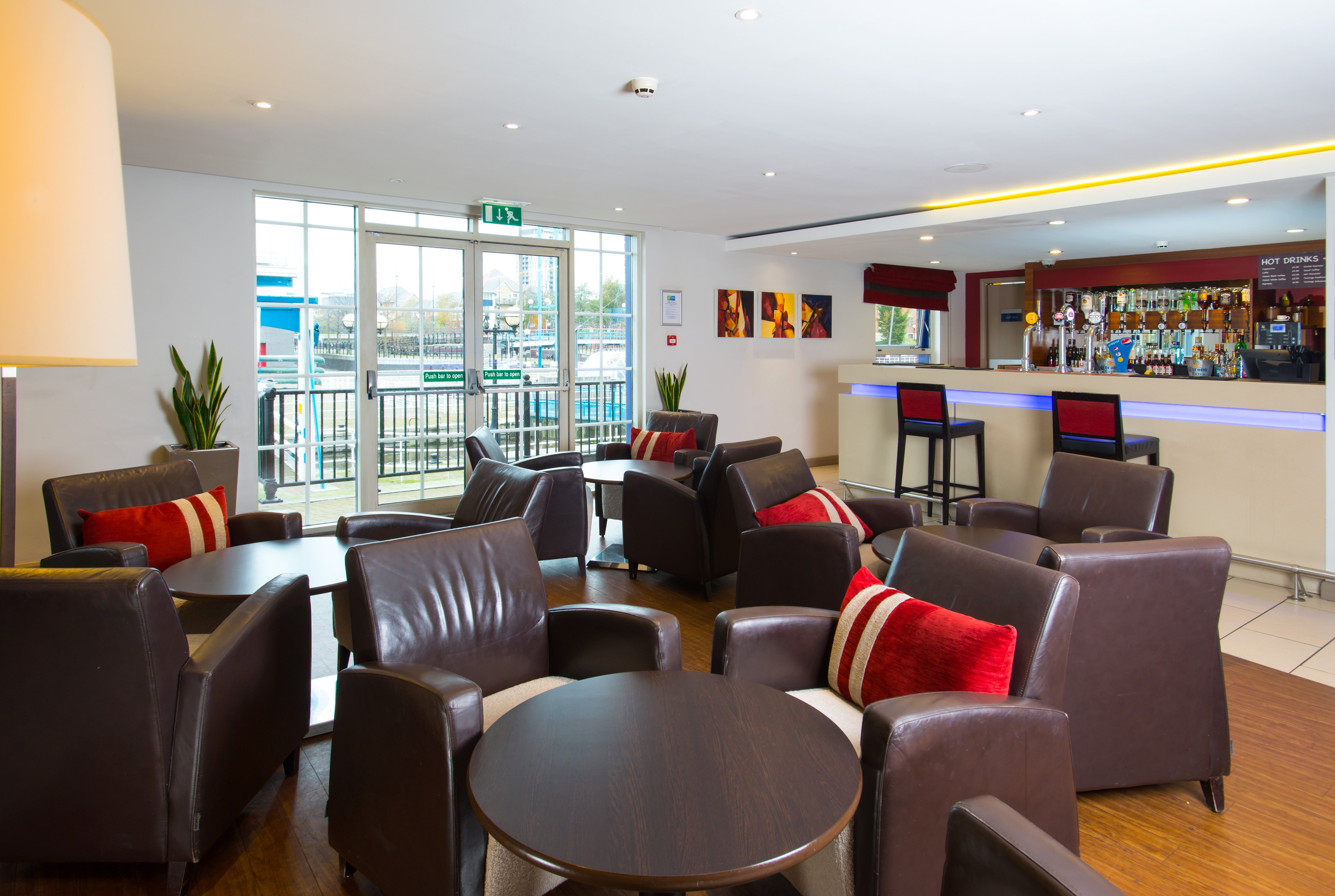 Holiday Inn Express Manchester - Salford Quays 12/27