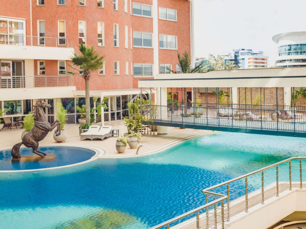 Movenpick Hotel & Residences Nairobi 68/69