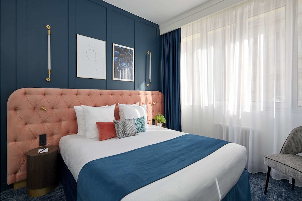 Pley Hotel 32/70