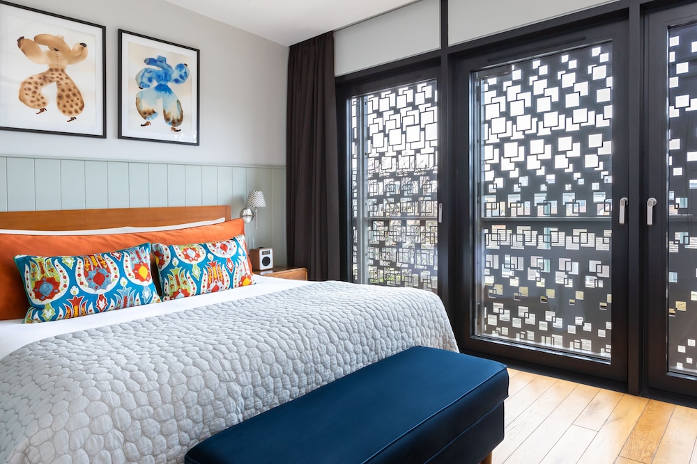1 BEDROOM, DELUXE, SUITE