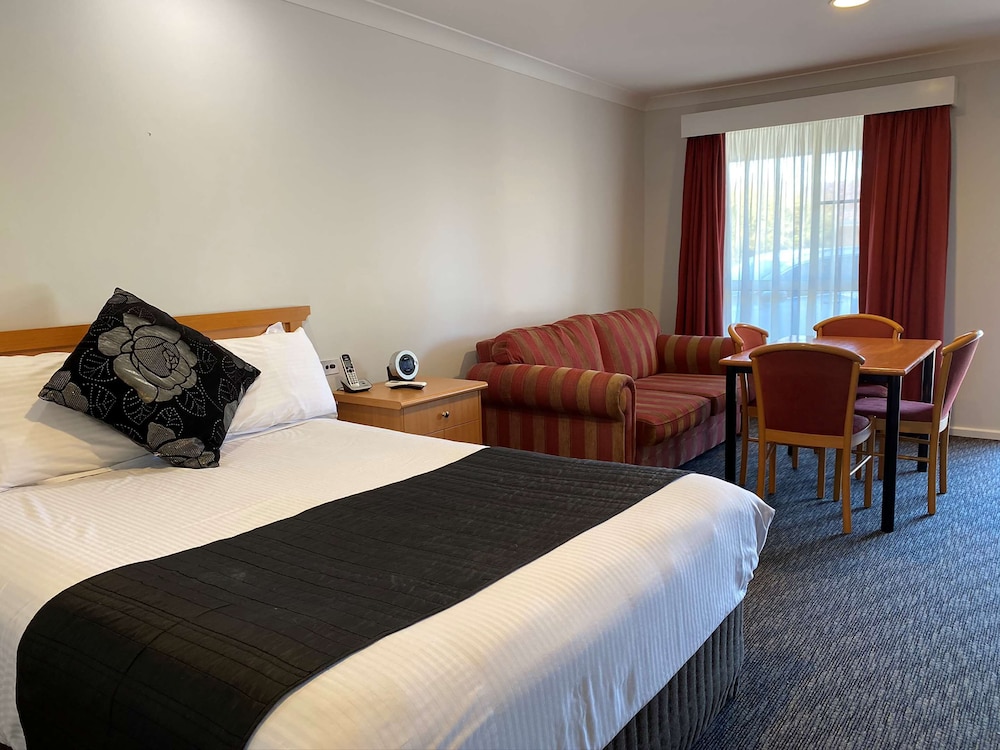 Best Western Plus All Settlers Motor Inn 16/34