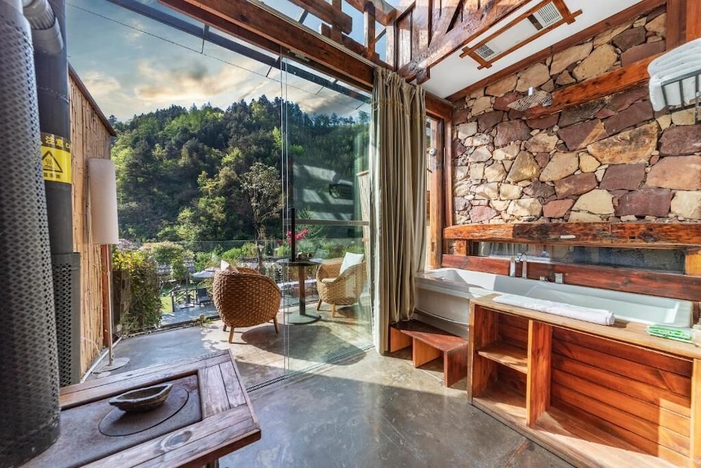 Homeward Mountain Hotel 22/49