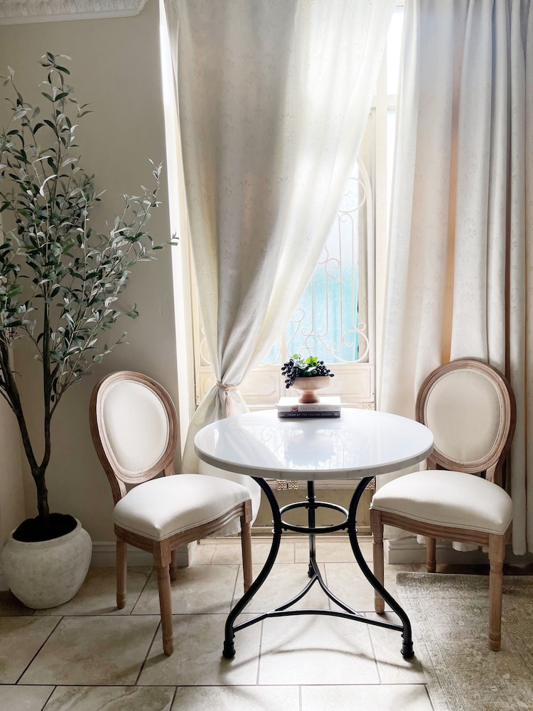 5th East Hall Bed Breakfast 37/46