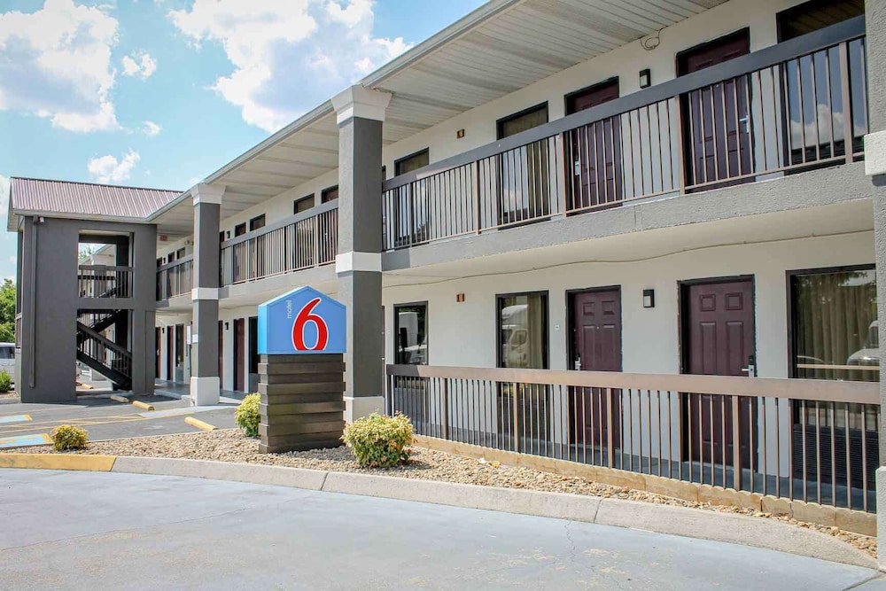 Motel6 Knoxville, TN - East 40/50