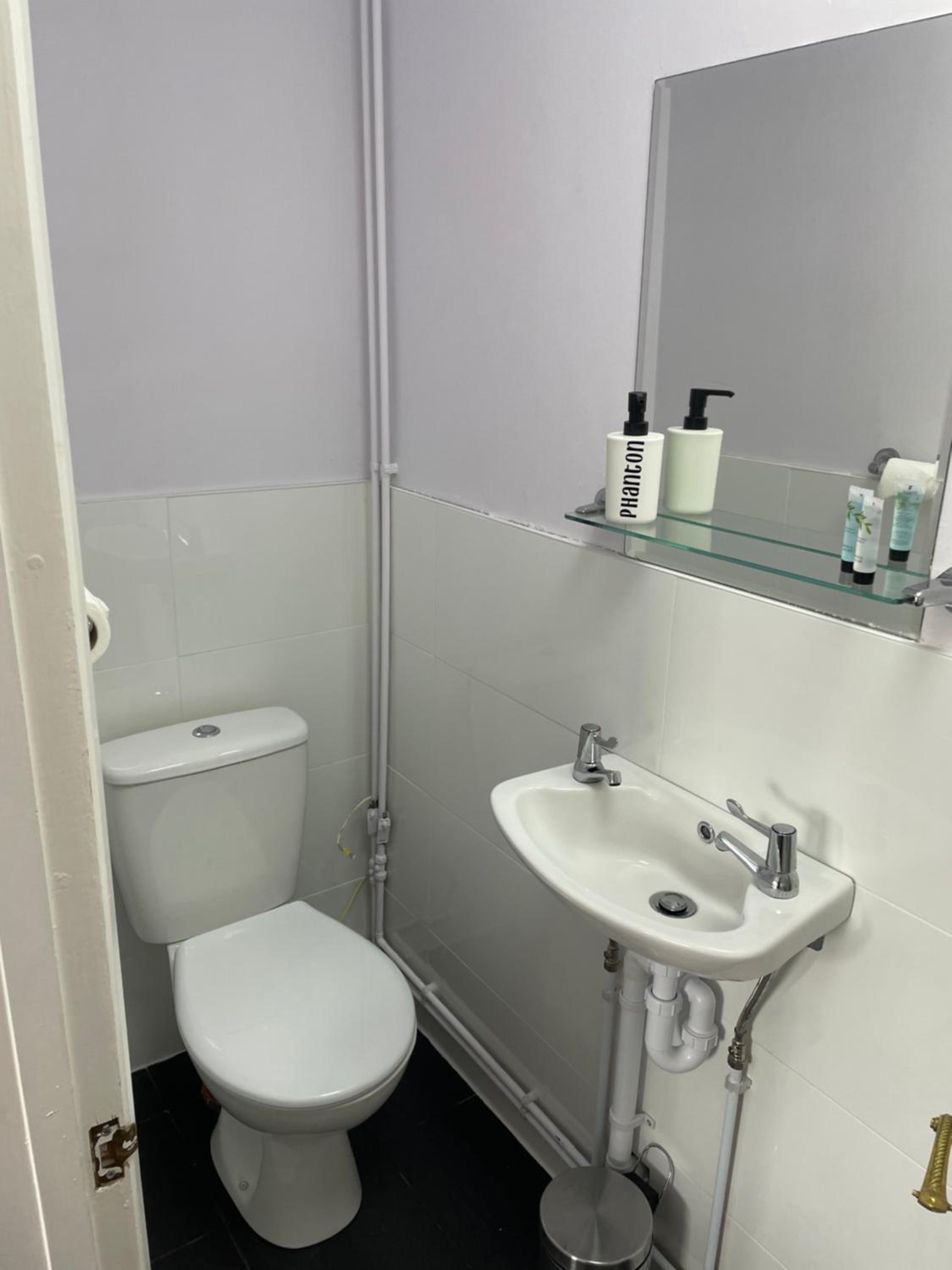 Coach House Hotel 53/60
