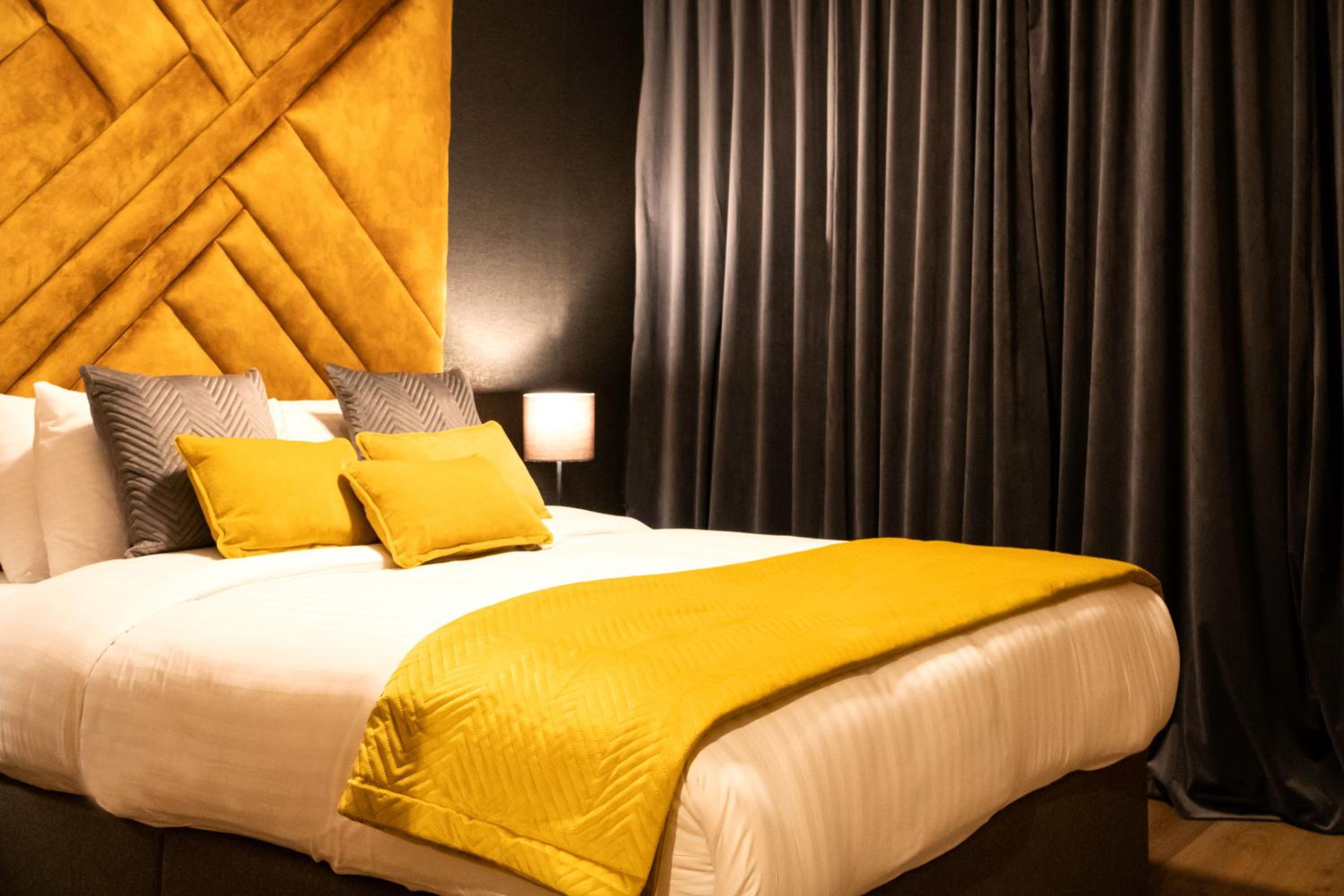 V City Aparthotels Glasgow 6/25