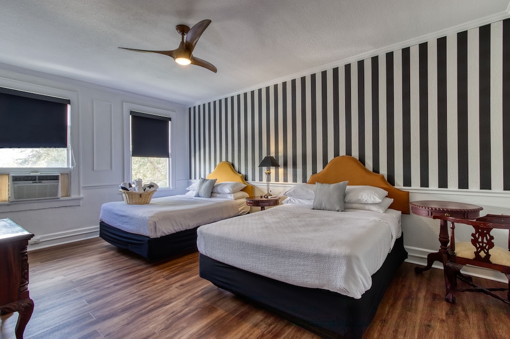 Cordova Inn 11/56