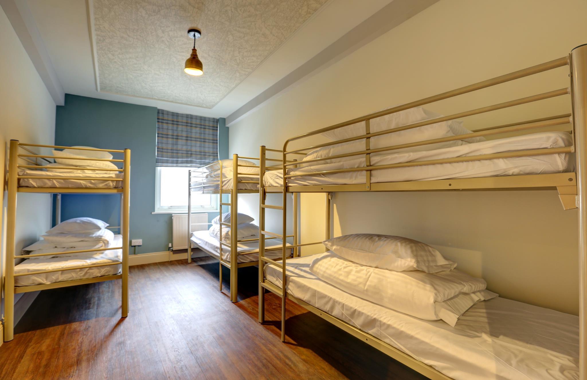 Private, 6 Beds