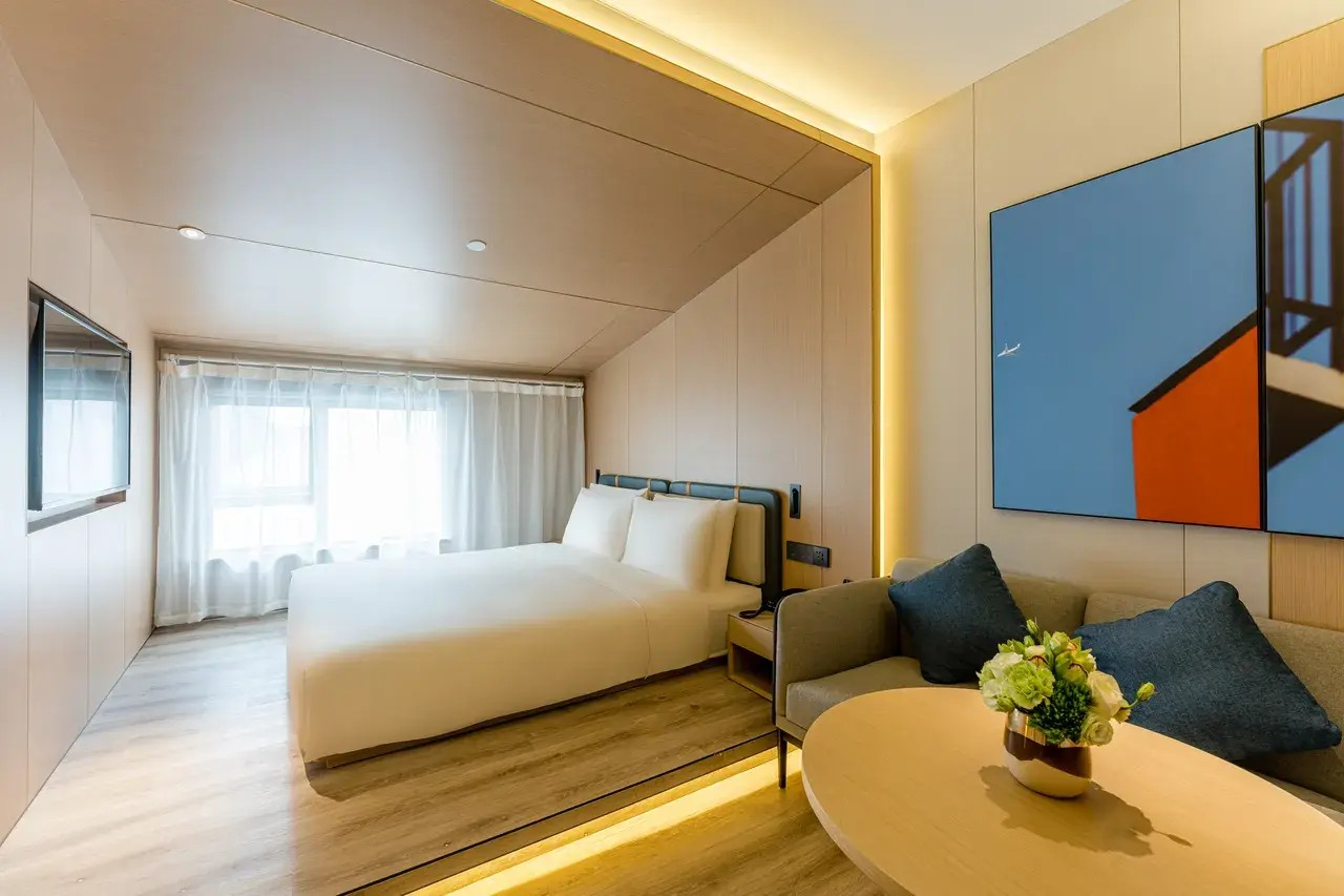 Atour Hotel Shanghai Expo High-tech West Road Metro Station 18/24