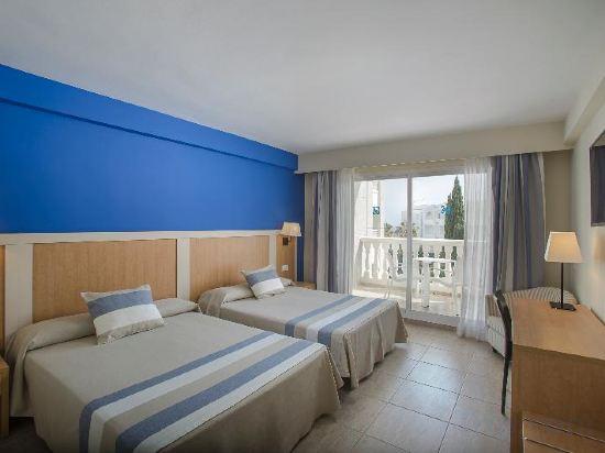 Standard, 2 Double Beds