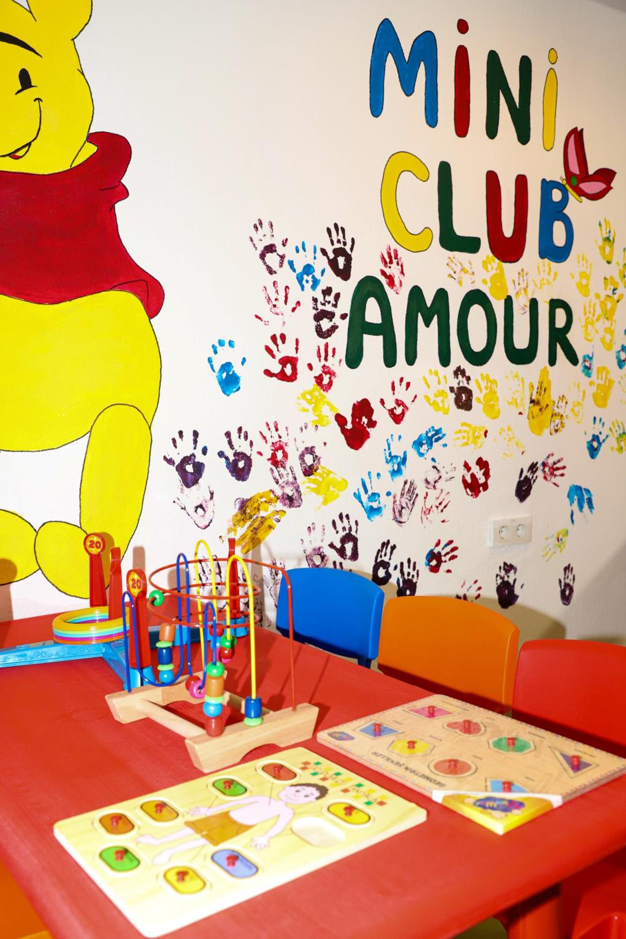 Side Amour Hotel 49/58