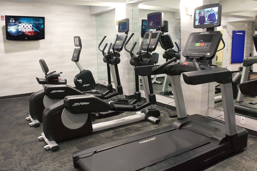 Fairfield Inn Suites San Francisco San Carlos 24/50