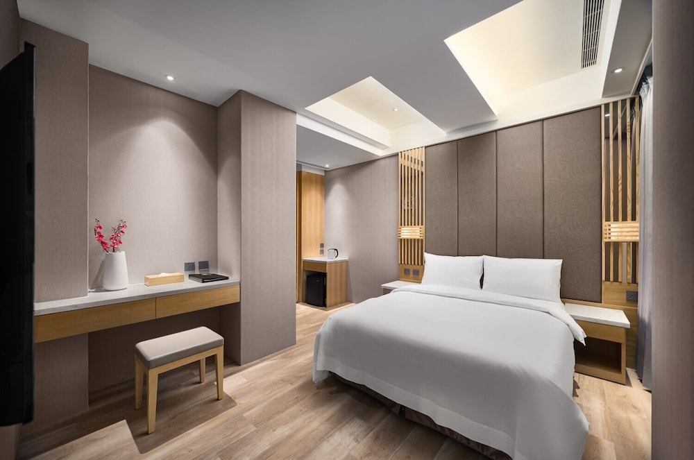 Gamalan FL Spring Hotel 15/42