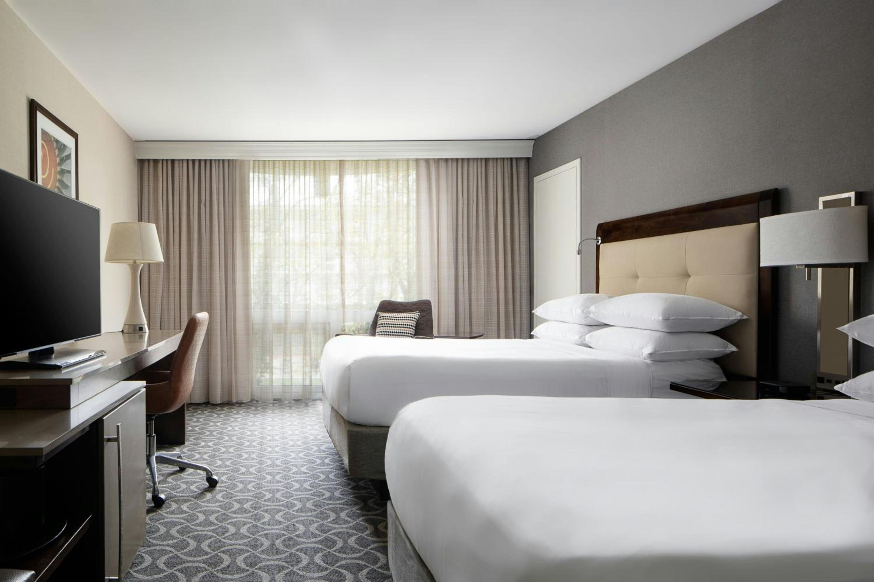 غرفة قياسية بسريرين مزدوجين، Marriott St. Louis Airport 7/10