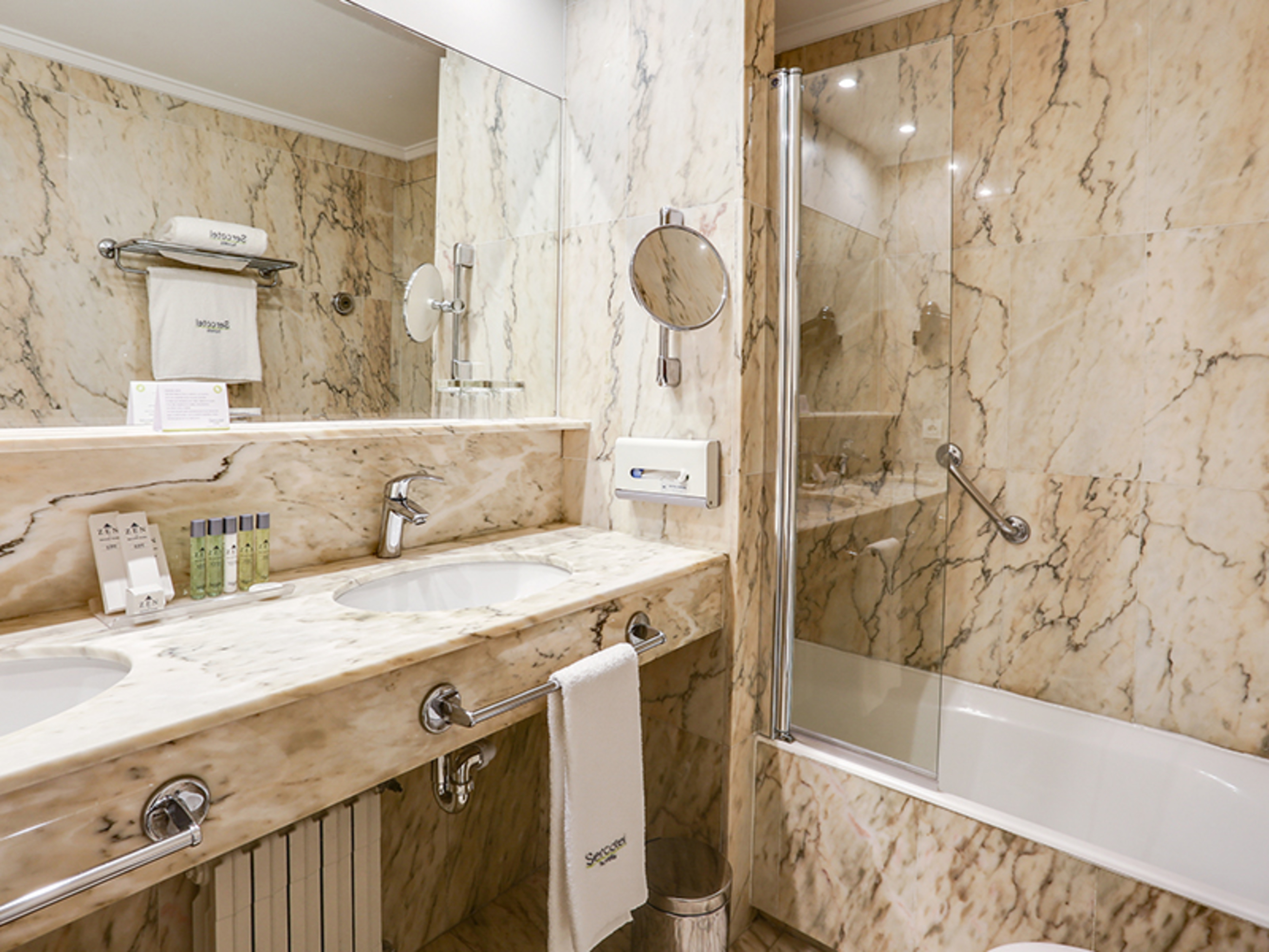 غرفة قياسية بسرير مزدوج أو سريرين منفصلين، Sercotel Europa San Sebastian 7/8