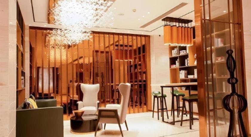 City Comfort Inn Honghu Huijin Wealth Plaza Golden Sunshine 40/50