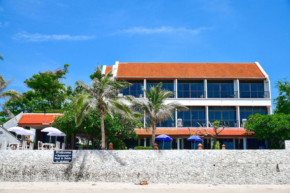 White Sand Beach Hotel Hua Hin 10/70