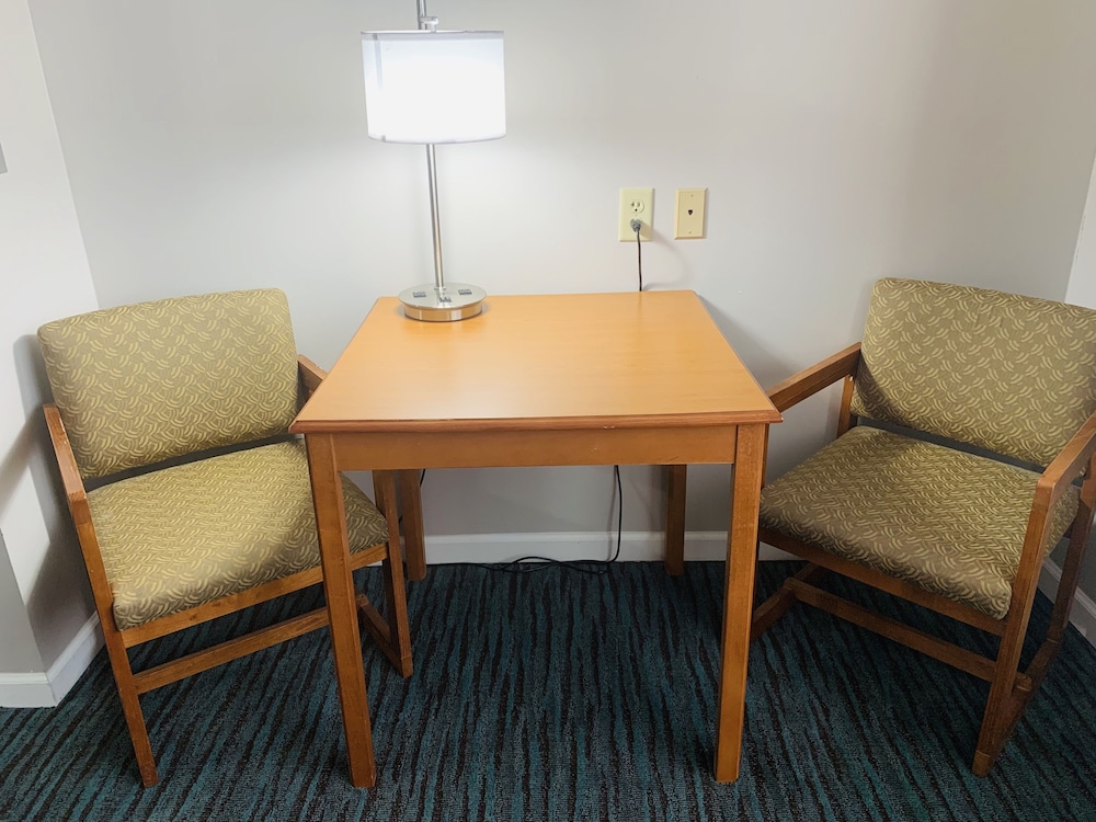 Countryside Suites Lincoln 25/40