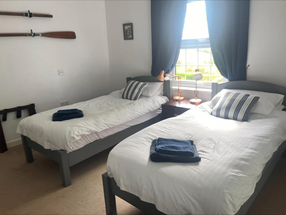 Standard, Twin Beds