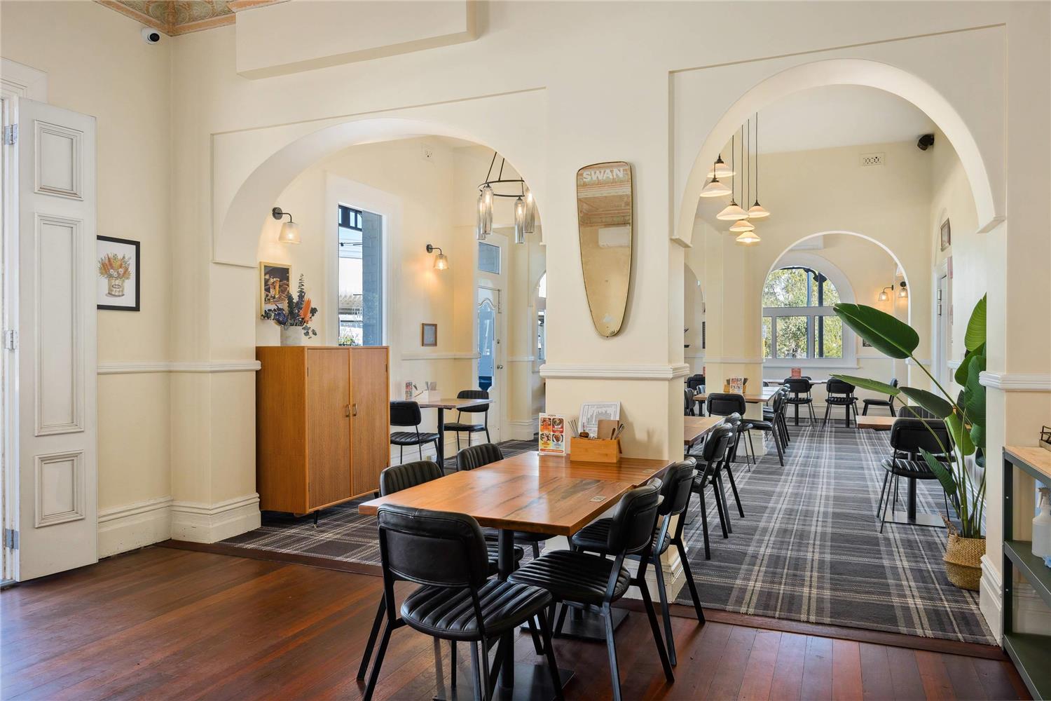 Quality Hotel Bayswater 12/21