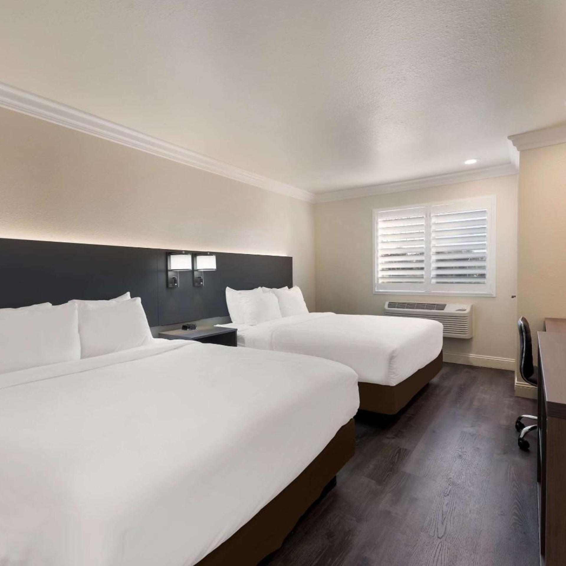 غرفة رباعية بسريرين كوين، Comfort Inn Gilroy 4/5