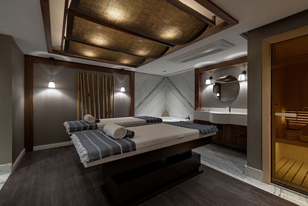 Gleam Collection Hotel 22/62