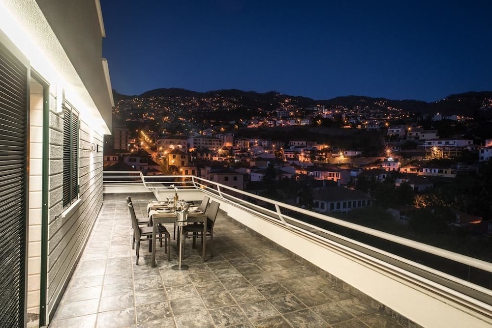 Arts In Penthouse Apartments Til Sol 1/30