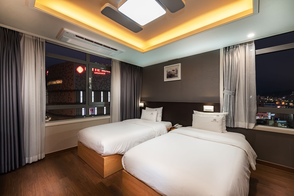 غرفة قياسية بسريرين منفصلين، Central Park Hotel Busan 2/5