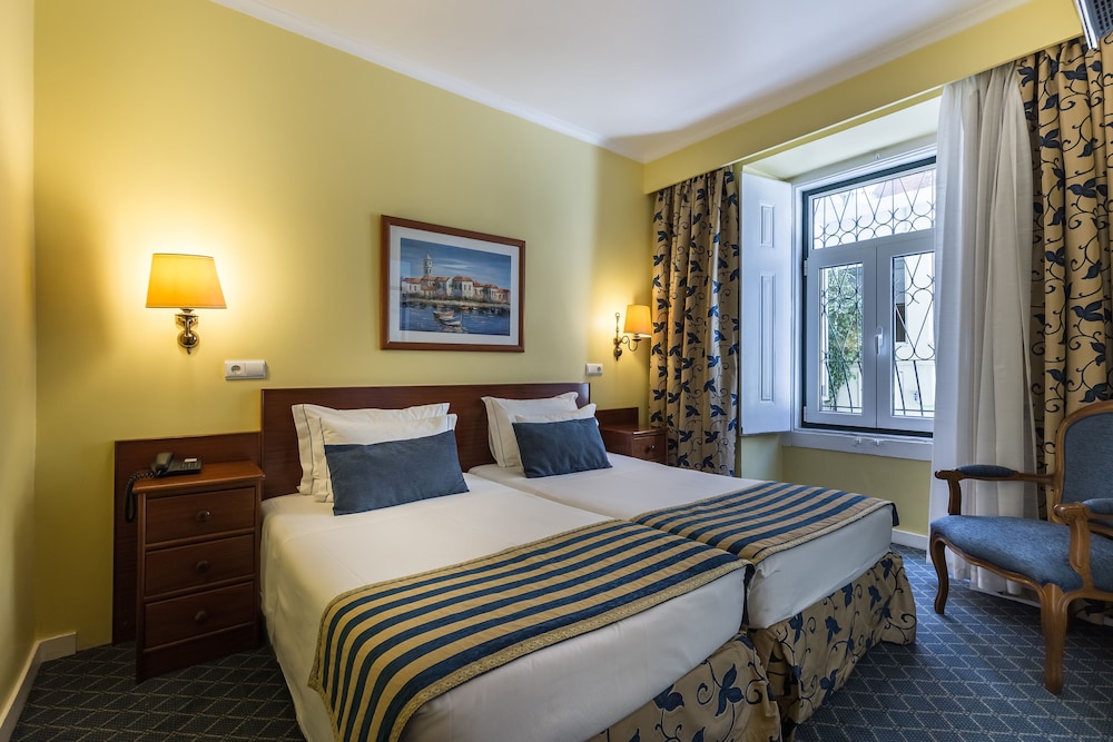 STANDARD, DOUBLE OR TWIN BED