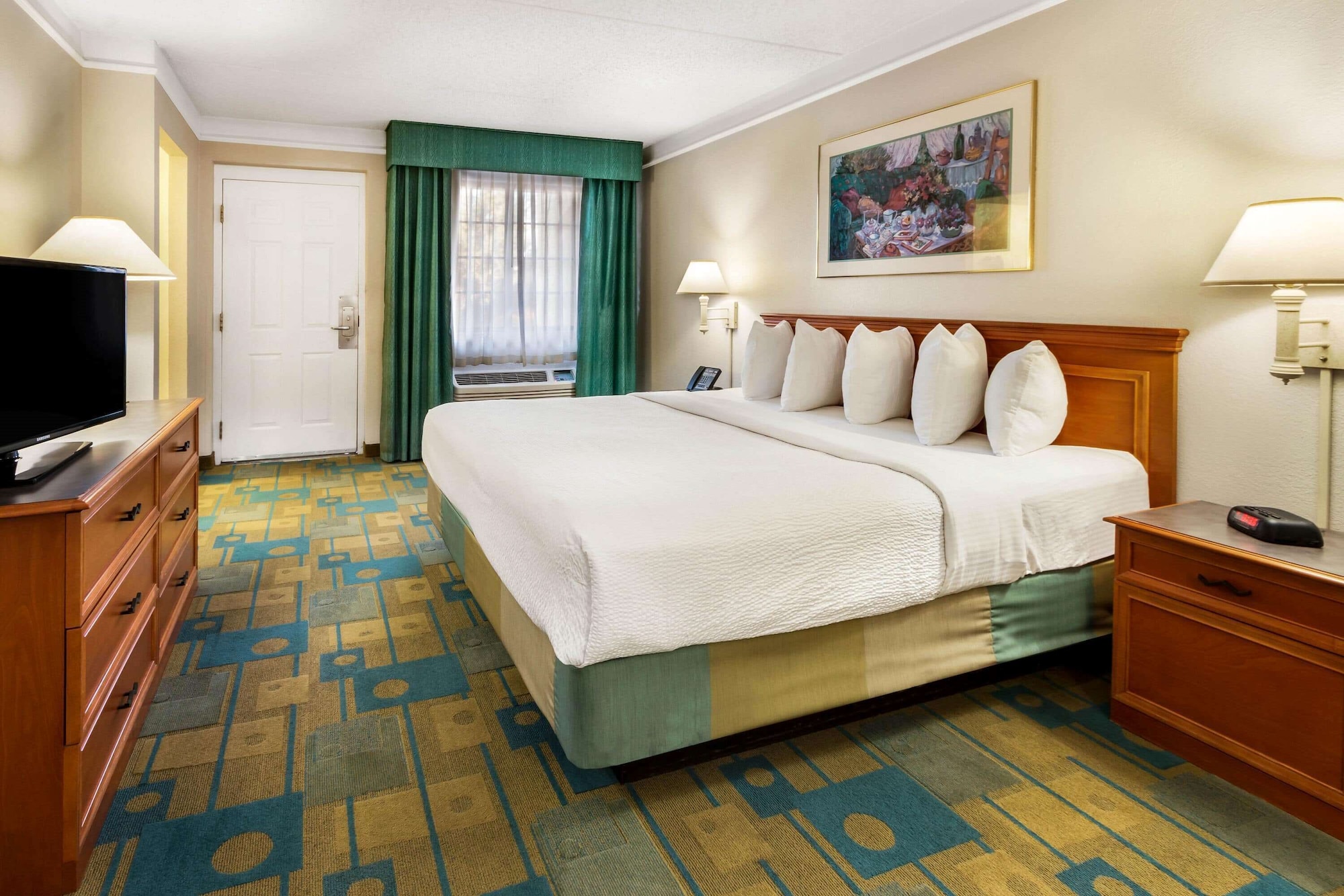غرفة بسرير كينج لذوي الإعاقة، La Quinta Inn by Wyndham Albuquerque Northeast 2/3