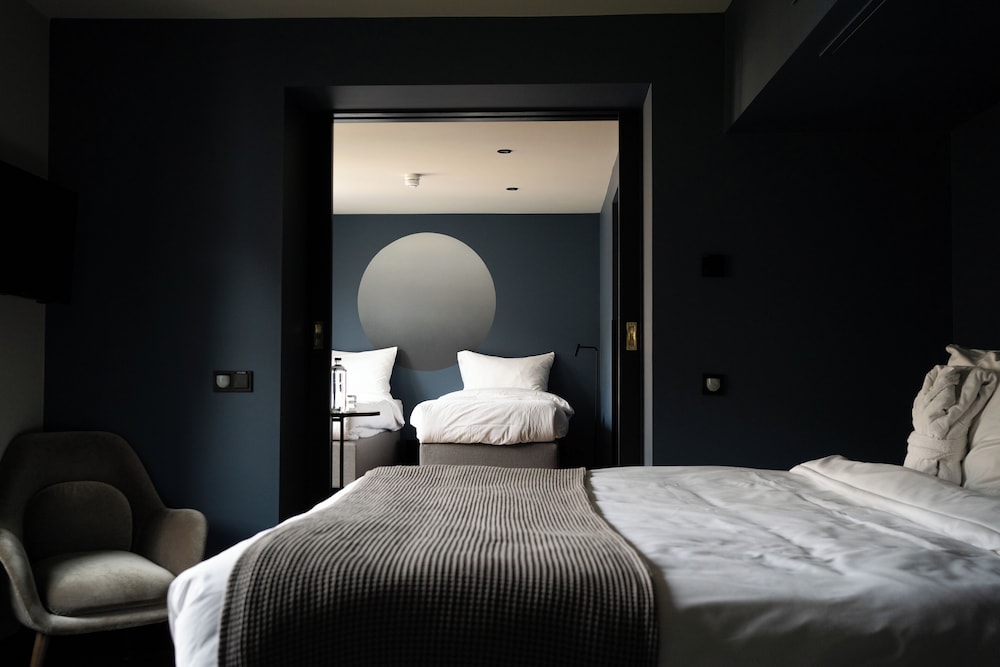 1 BEDROOM, EXCLUSIVE, FULL MOON, QUADRUPLE
