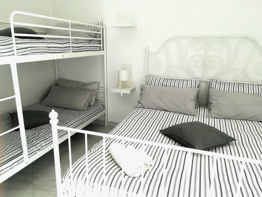 Rhome Sweet Rhome Suite 26/40