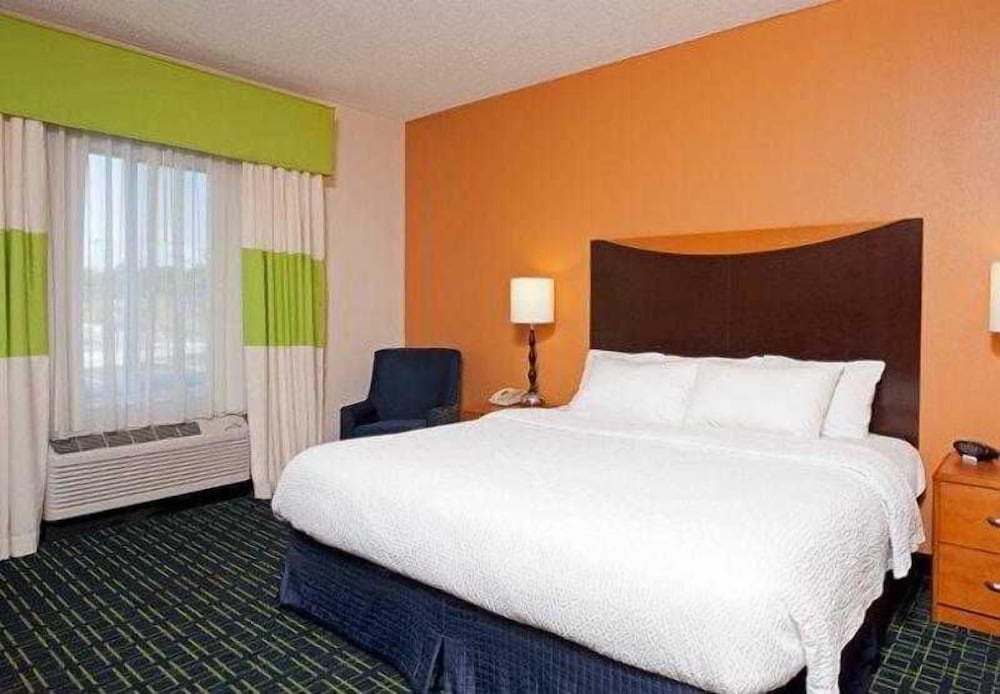 Spark by Hilton Bloomington 6/43