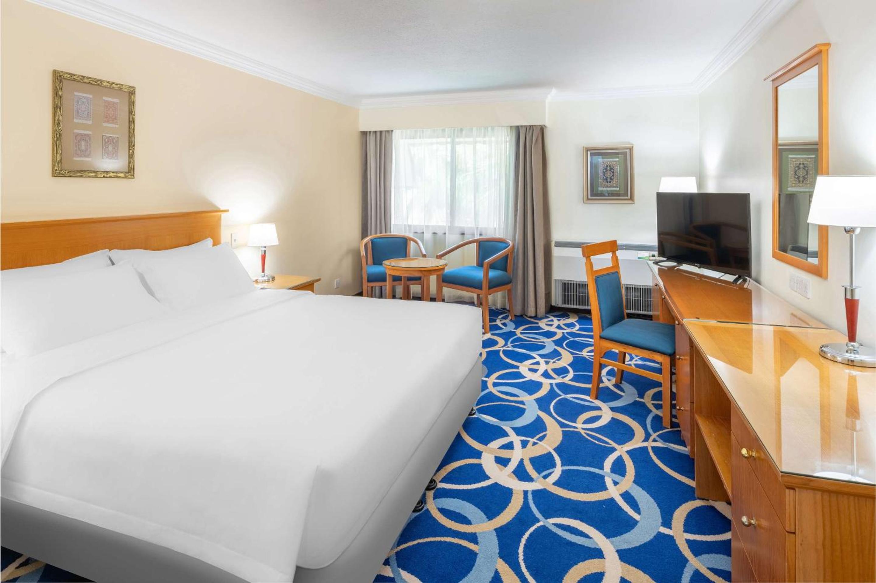 1 Bedroom, Suite, Lounge Access