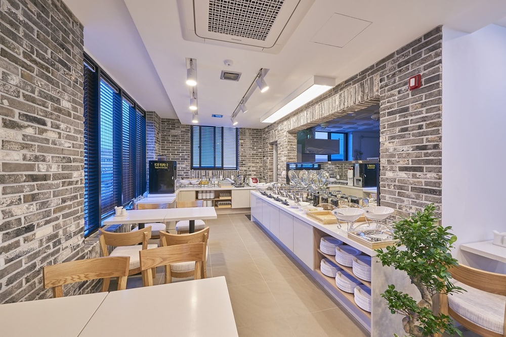 Madrid Hotel Gwangju 29/39