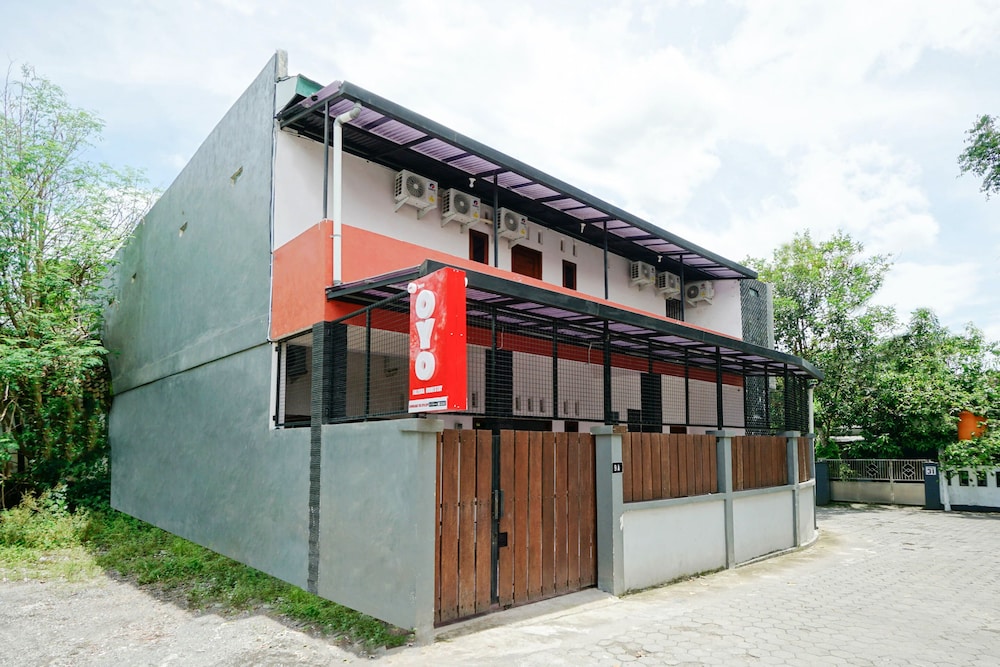 OYO 3006 Falisha Homestay Syariah 2/21