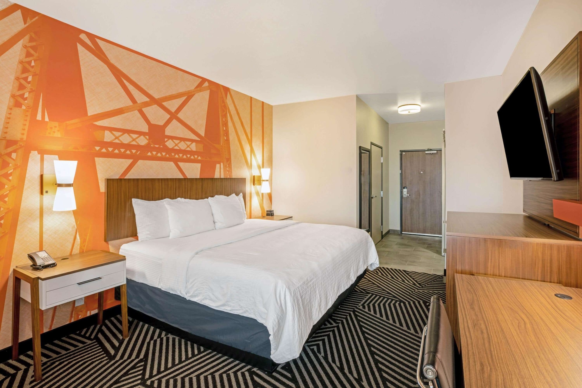 ROOM, KING BED
