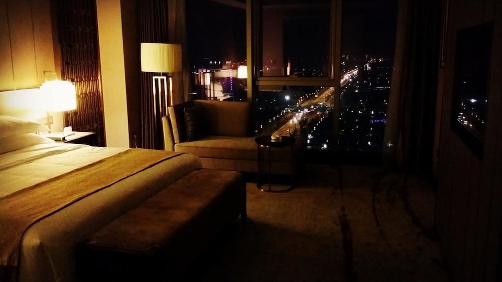 Golden Eagle Summit Hotel Yancheng 70/98