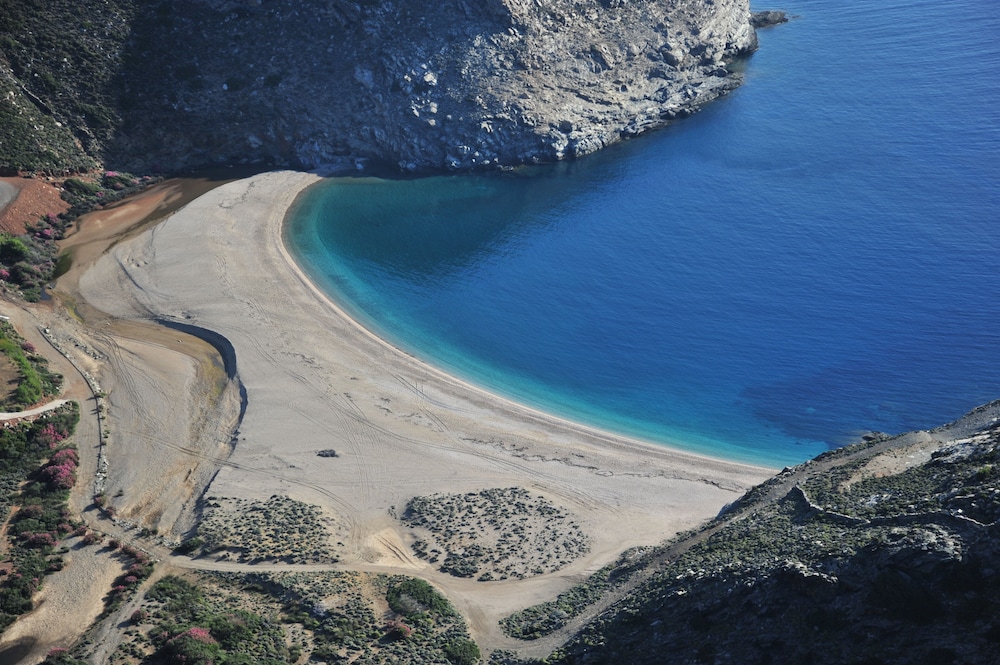 AEGEA BLUE CYCLADITIC RESORT(FOMERLY AEGEA BLUE VILLAS AND SUITES) 57/72